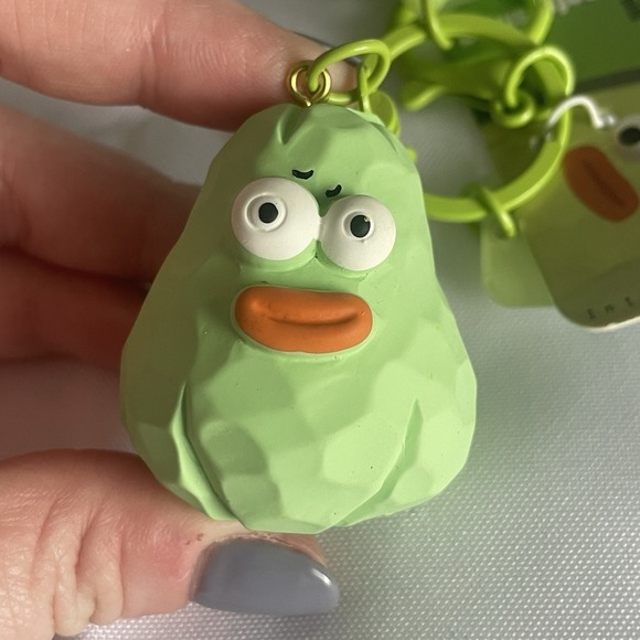 Cute Avocado Fruit Vegetable Keychain And Yellow Face Makeup Removal Towel - Picture 5 of 9